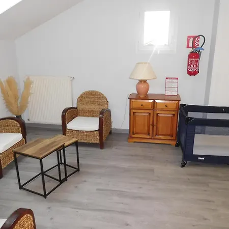 Holiday home Maison Typique Avec Jardin, Pres Chemin Historique Et Loisirs - Animaux Acceptes - Fr-1-611-30 *
